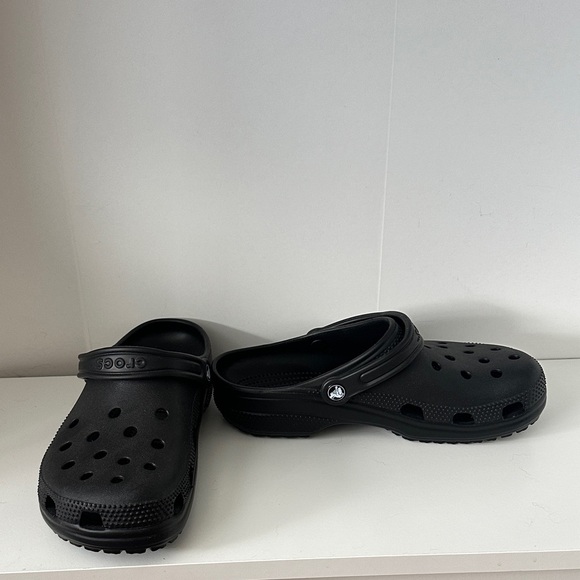 Classic CROCS - Picture 3 of 4